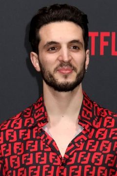 Giacomo Ferrara interpreta Ago