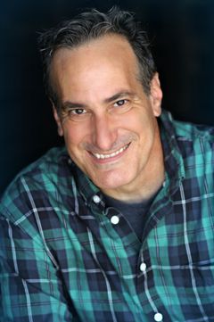 Rob Lanza interpreta New Year's Eve M.C.