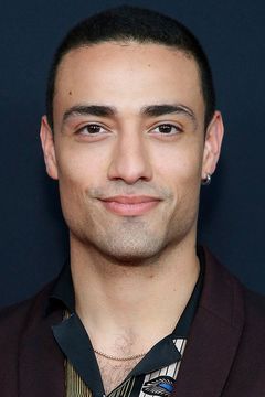 Freddy Miyares interpreta Ethan Cole