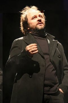 Natalino Balasso interpreta Franco