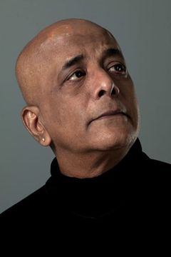 Salim Ghouse interpreta E23