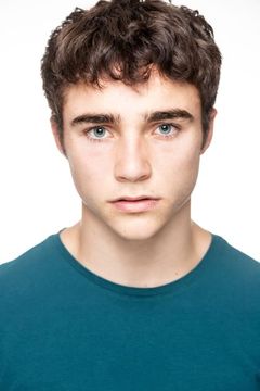 Michael Bishop interpreta Jonathan'Jon' Kent
