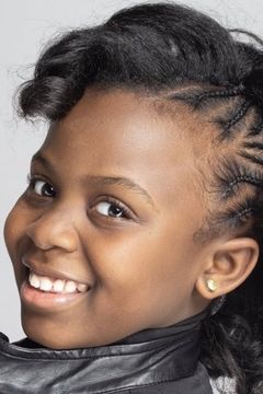 Skye Dakota Turner interpreta Aretha Franklin (young)