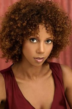 Holly Robinson Peete interpreta K.C., Cherry Bomb