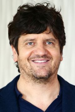 Fabio De Luigi interpreta Rocco