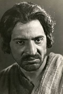 George Regas interpreta Egyptian at Princess Deathbed (uncredited)