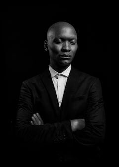 Warren Masemola interpreta LRA Commander