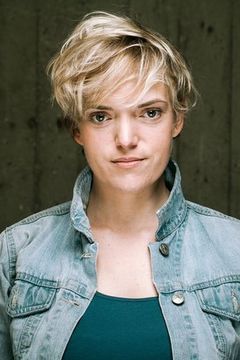 Coralie Russier interpreta Sandrine