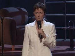 Margaret Smith interpreta School Guard