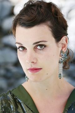 Camille Rutherford interpreta Jane