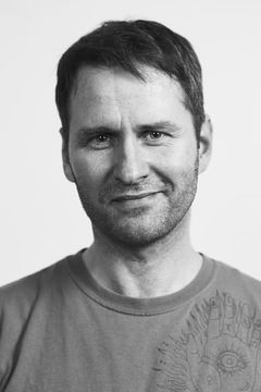 Hilmir Snær Guðnason interpreta Taxi Driver