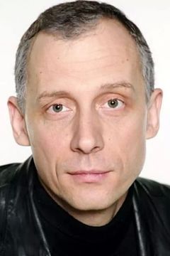 Andrey Mezhulis interpreta colonel