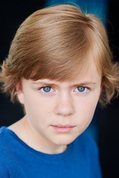 Sawyer D. Jones interpreta School Kid (uncredited)