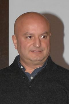 Maurizio Ferrini interpreta Armando Lepore