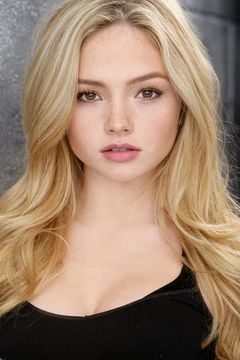 Natalie Alyn Lind interpreta Lauren Strucker