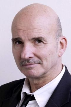 Ged Marlon interpreta Christophe Meynard, real estate agent