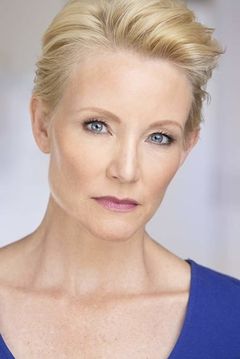 Carrie Louise Putrello interpreta Martha Wayne