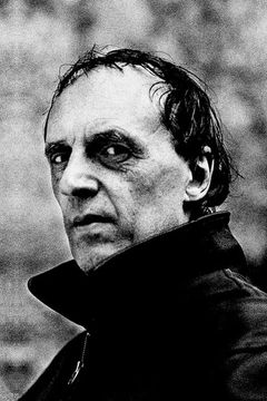 Dario Argento interpreta Paramedic
