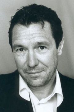 Philippe Peythieu interpreta Pâté / Narrator (voice)