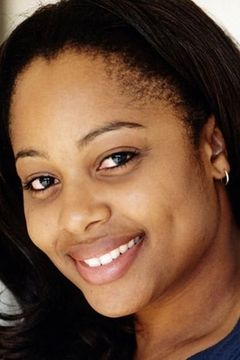 Nkechi Odina interpreta Clerk