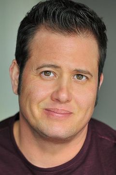 Chaz Bono interpreta Gary