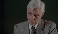 David Markham interpreta Doctor Nelson