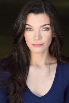Sara Torres interpreta Stephanie Marshall