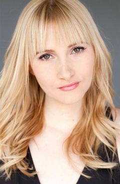 Lauren Denham interpreta Cheerleader #3