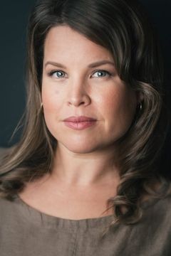 Lindsay Gibson interpreta Megan Dalton
