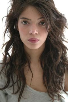 Eglantine Rembauville-Nicolle interpreta Student