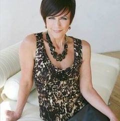 Colleen Zenk interpreta Celette
