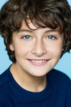 Tucker Chandler interpreta Additional Voices (voice)