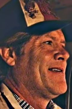 Gary Lee Davis interpreta Gordon