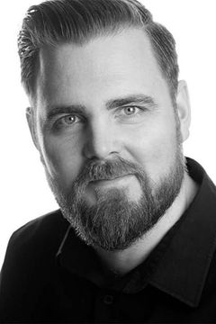 Mattias Nordkvist interpreta Dr Ekeberg