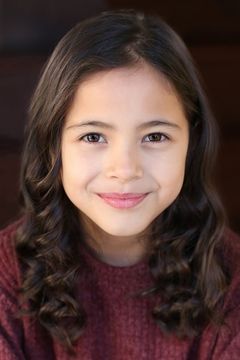Grace Sunar interpreta Katie Warren