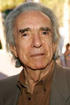 Arthur Hiller interpreta Bar Patron