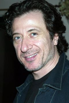 Federico Castelluccio interpreta Furio Giunta