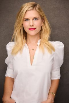Rachel Avery interpreta Speedman Assistant - Vietnam Crew