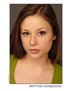 Brittney Karbowski interpreta Suzie