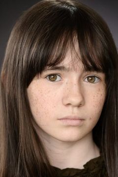 Clara Read interpreta Young Karen Settman