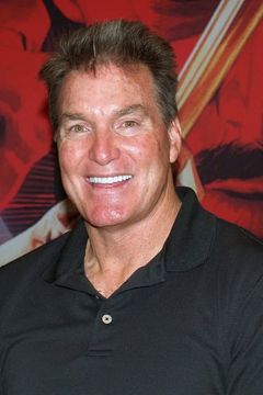 Sam J. Jones interpreta Sam Jones