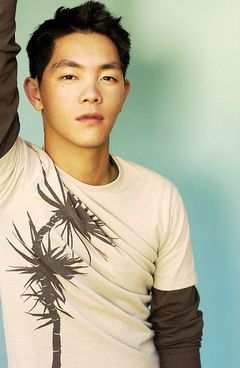 Jayzel Samonte interpreta Houseboy