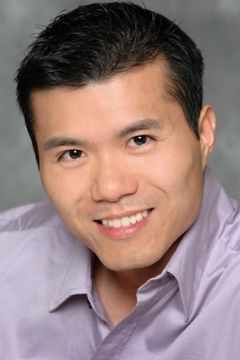 Tony Cheng interpreta Banker