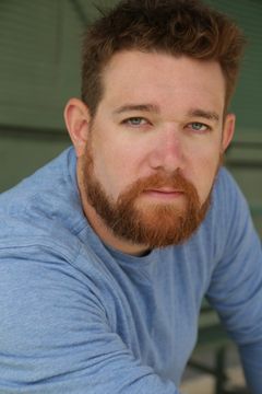 Geoff Wehner interpreta Neighbor