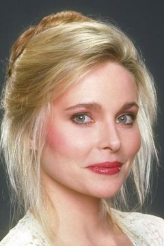Priscilla Barnes interpreta Della Churchill