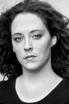 Jessica Kardos interpreta Nurse