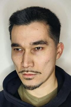 Alex East interpreta Sailor