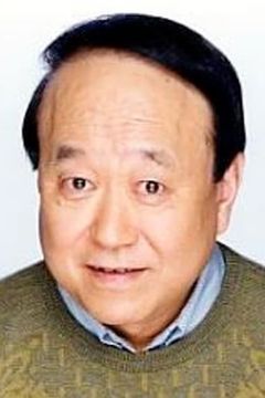 Isamu Tanonaka interpreta Dr. Nossori/Mucha