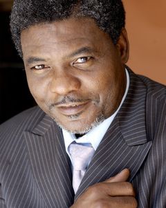 Champagne Powell interpreta Don King