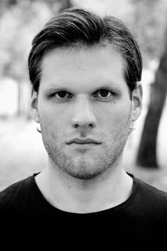 Lukas Johne interpreta Jörg